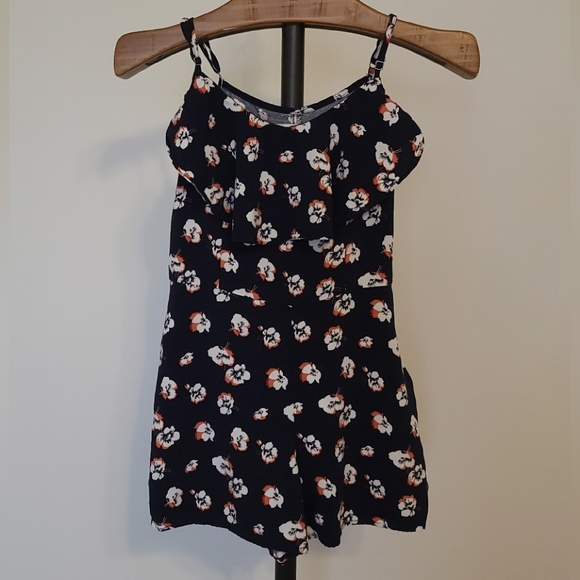 Abercrombie & Fitch Navy Floral Romper‎ in Size Small - Picture 1 of 3